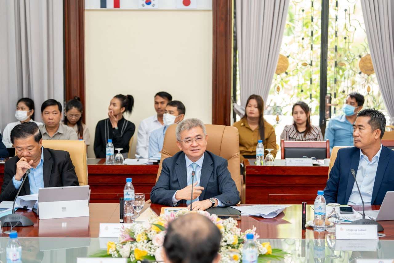 “កិច្ចប្រជុំច្រកចេញ-ចូលតែមួយ” លើកទី៨ ក្នុងឆ្នាំ២០២៥ ត្រូវបានរៀបចំឡើងដើម្បីពិនិត្យពិភាក្សាលើសំណើសុំចុះបញ្ជីគម្រោងវិនិយោគមានលក្ខណៈសម្បត្តិគ្រប់គ្រាន់ចំនួន១២គម្រោង។